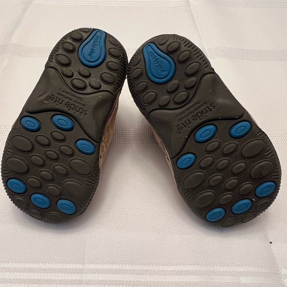 Stride rite size 4.5 - Picture 2 of 4